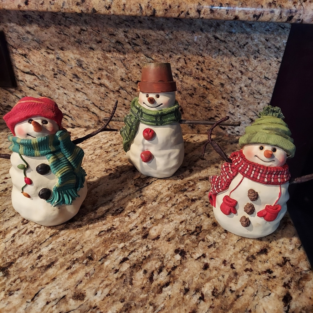 Adorable Hallmark Set of 3 Snowmen